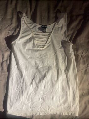 Soho Lady White Ladder-Detail V-Neck Tank